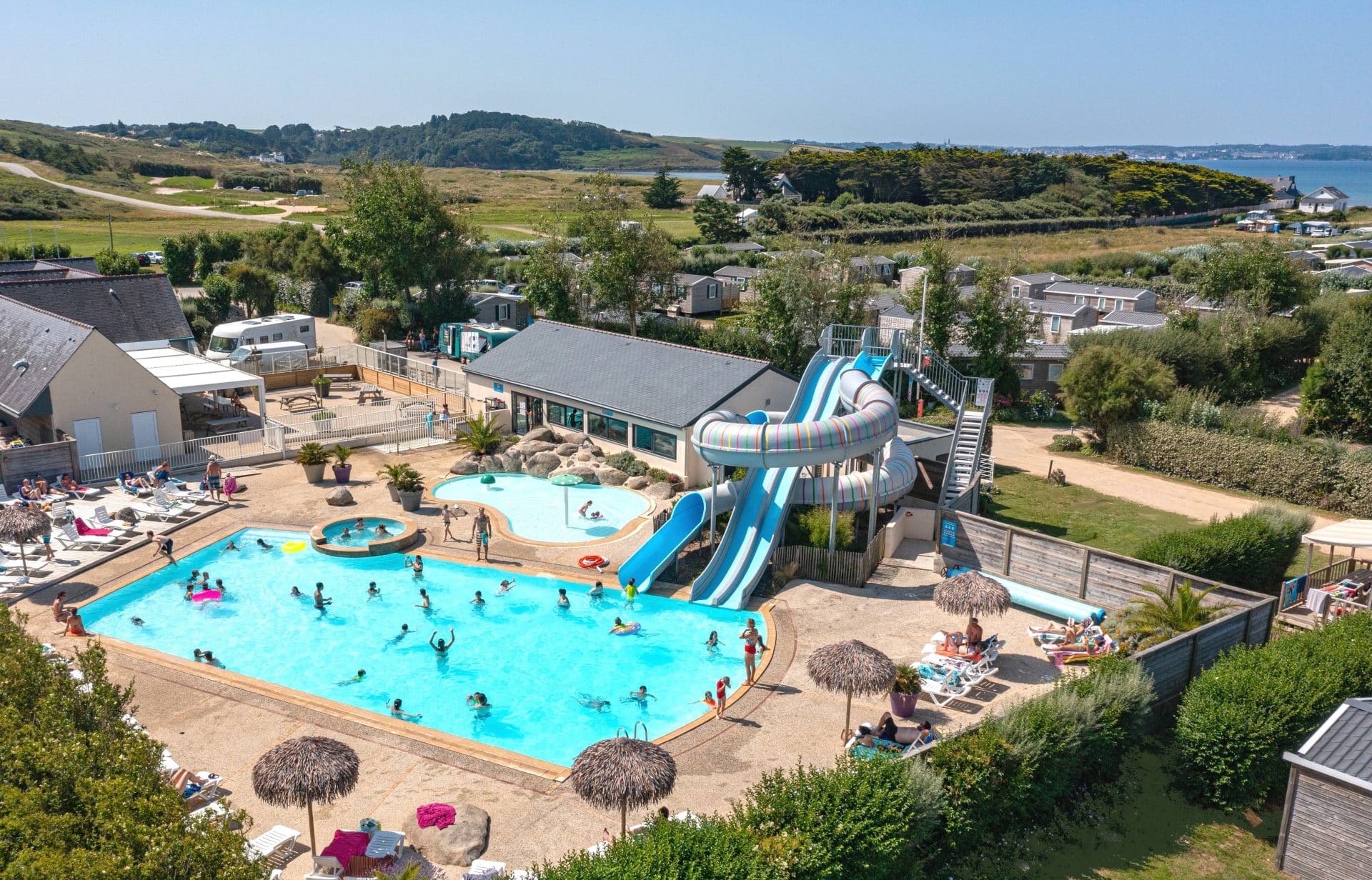 camping plage treguer les pieds dans leau drone