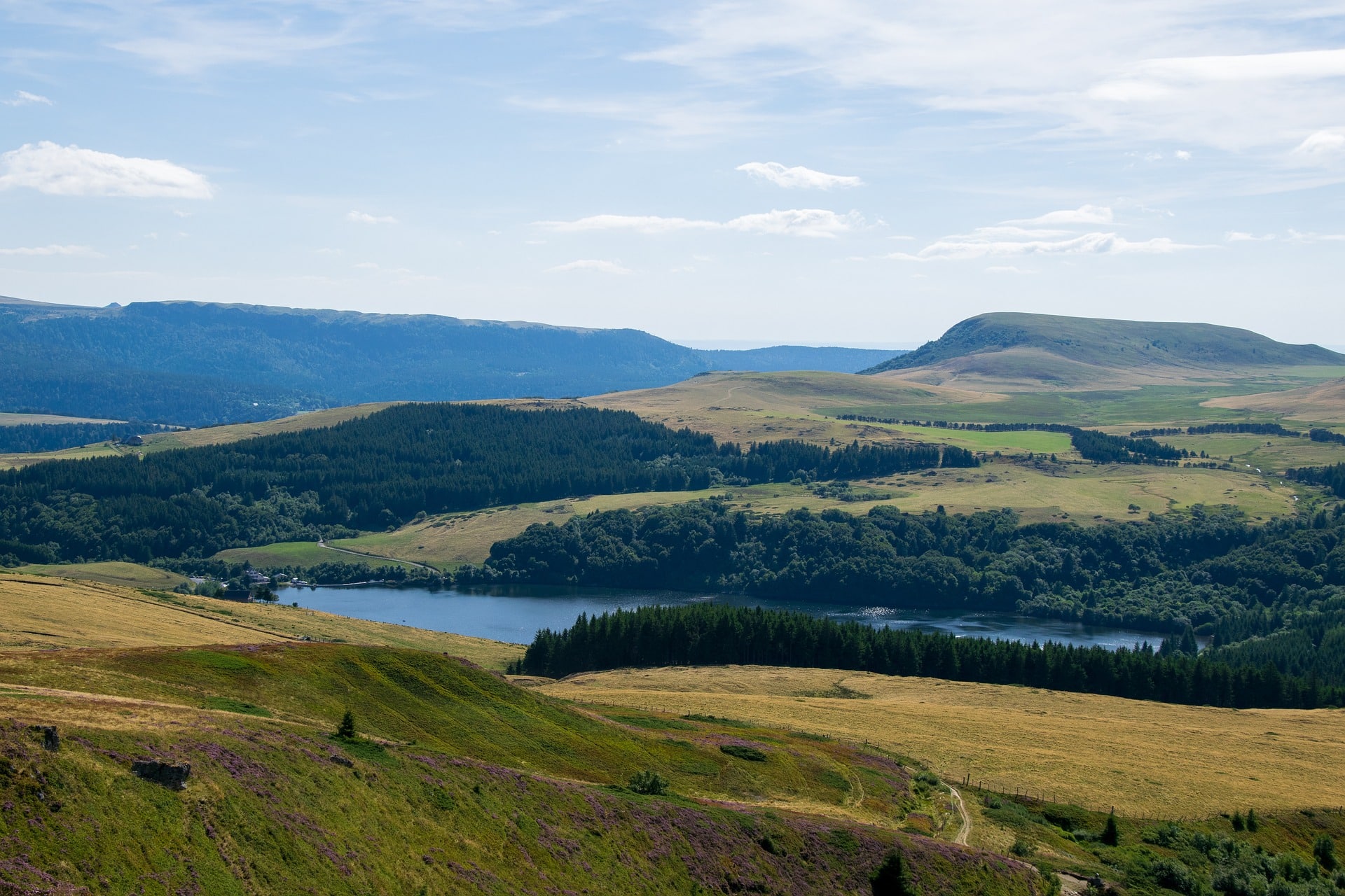 Votre camping bord de lac ou rivière en Auvergne-Rhône-Alpes ?