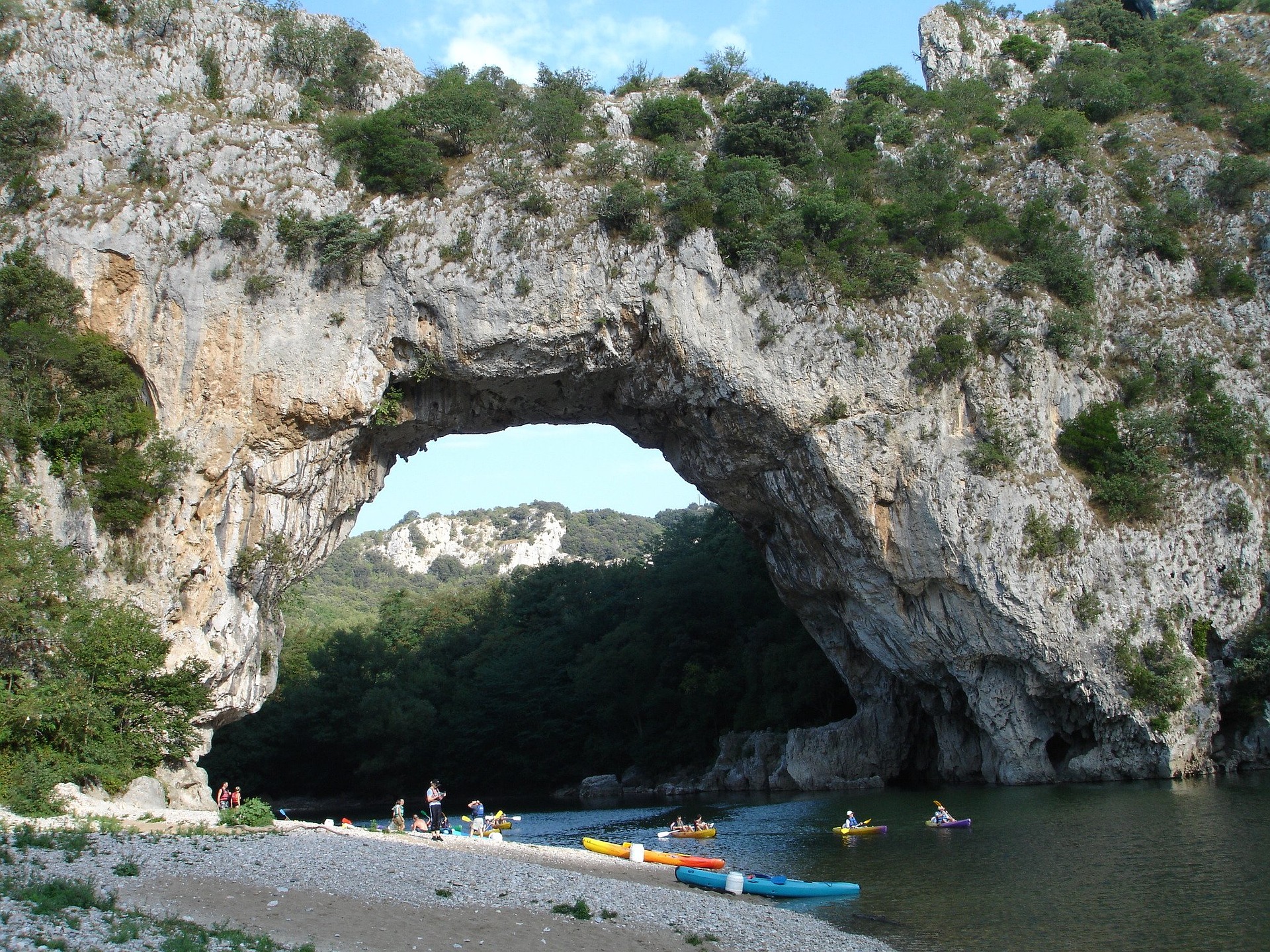 Camping en Ardèche au bord de l’eau